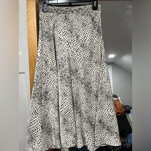 Banana Republic Snake print silk skirt / 0